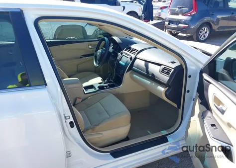 2016 Toyota Camry Le z USA, uszkodzony, nr VIN 4T4BF1FK6GR555254